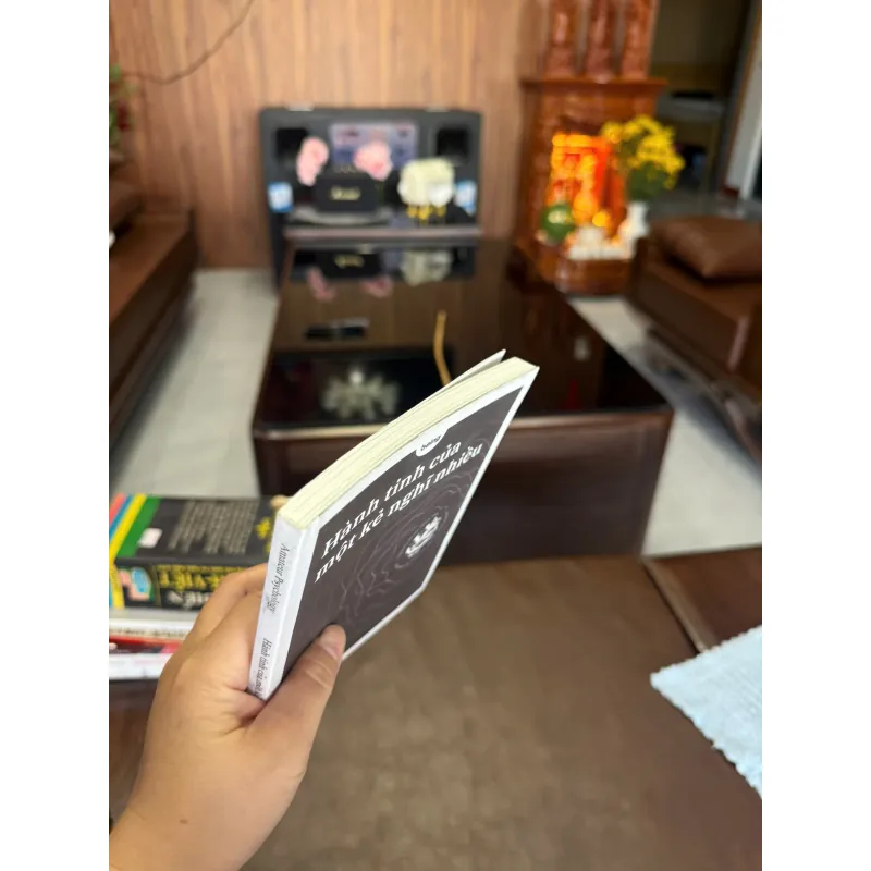 HÀNH TINH CỦA MỘT KẺ NGHĨ NHIỀU – DÀNH CHO NHỮNG NGƯỜI SỐNG NHIỀU TRONG NỘI TÂM- K2 997229