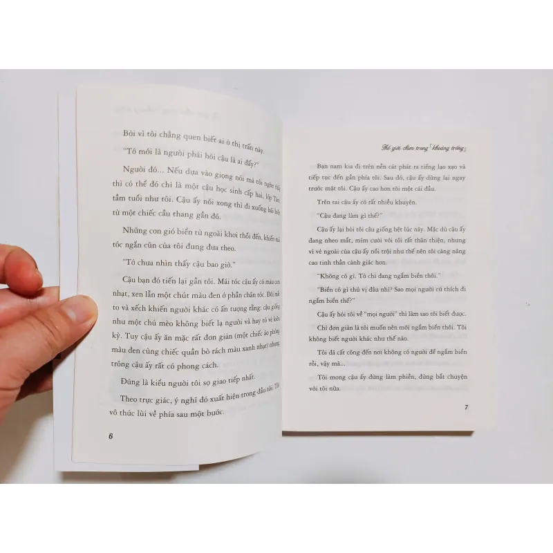 Thế Giới Chìm Trong Khoảng Trống- - Eeyo SAKURA 926559