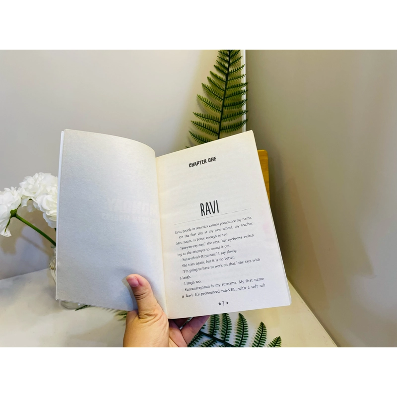 [Sách 2hand từ US] Like new 90% - Save Me a Seat - Sarah Weeks & Gita Varadarajan 477986