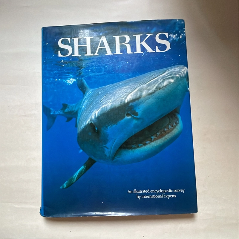 Sharks - An illustrated encyclopedic survey 381611