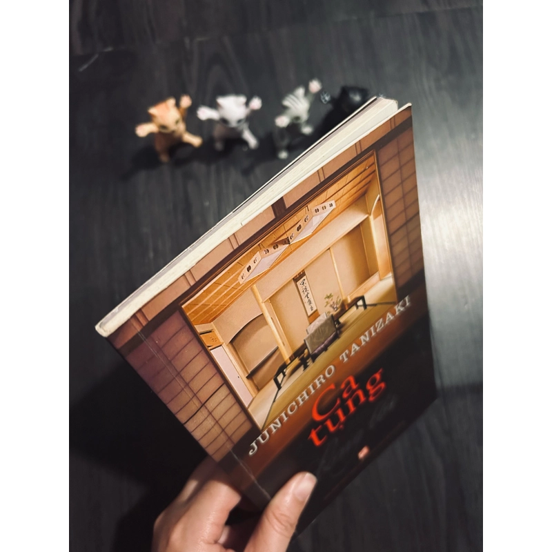 Ca tụng bóng tối 381954