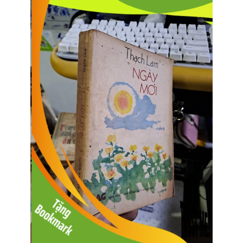 (TẶNG BOOKMARK) Ngày mới Thạch Lam mới 70% ố 1988 Văn học Việt Nam RBK1709 948530