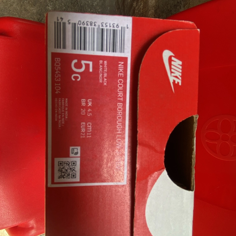 Giày thể thao Nike cho bé size 5 273537