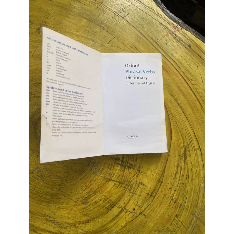 OXFORD PHRASAL VERBS DICTIONARY FOR LEARNERS OF ENGLISH  602671