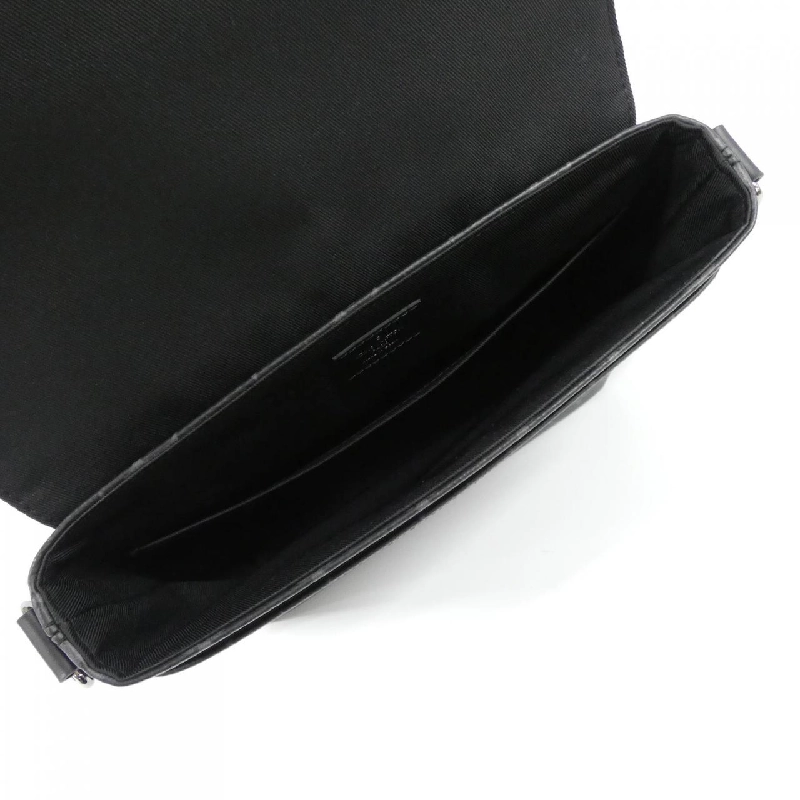 Túi xách vai Louis Vuitton Monogram Eclipse District PM M45272 - Hàng hiệu Chính hãng 766868