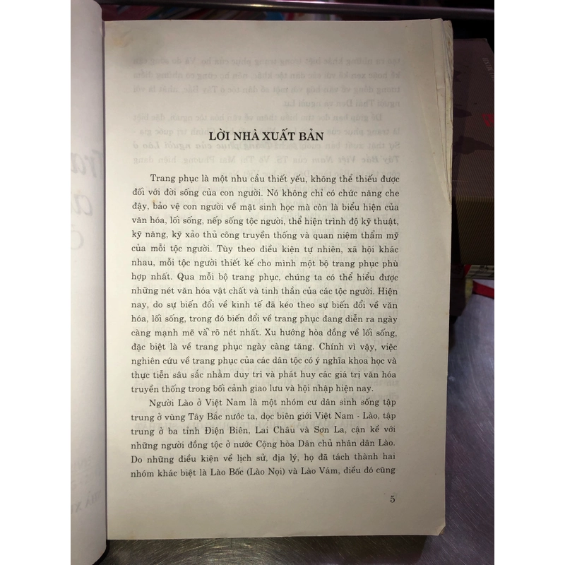 Trang phục của người Lào ở Tây Bắc Việt Nam - TS. Võ Thị Mai Phương 537575