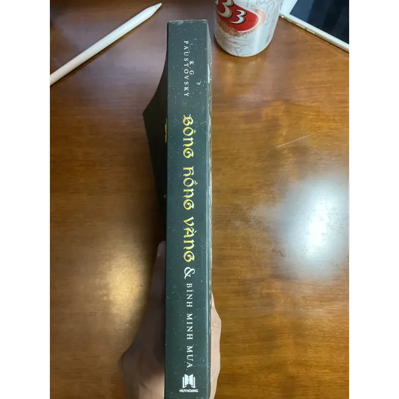 [TRUYỆN NGẮN] Bông hồng vàng & Bình minh mưa - K.G.Paustovsky 695913