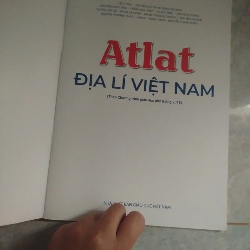 Sách atlat  970858