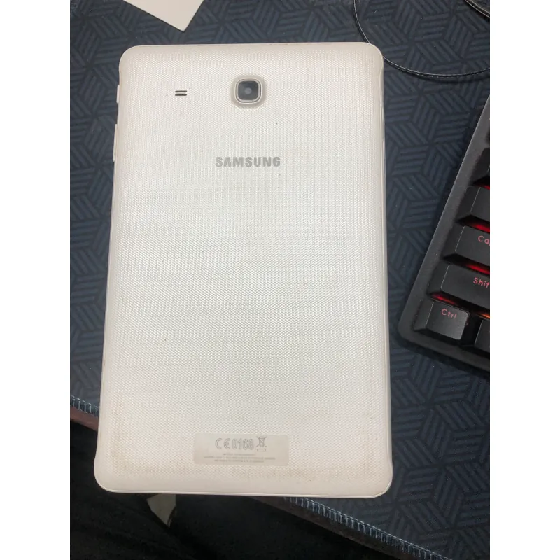 Máy tính bảng Samsung Galaxy Tab E 9.6 inch 16GB màu trắng 784390