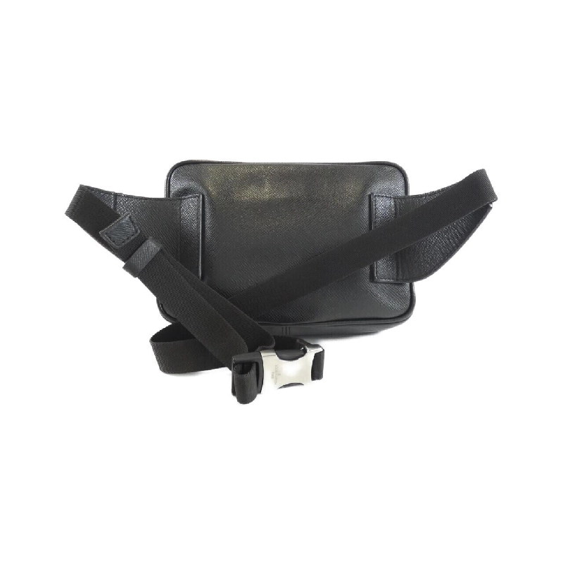 Túi đeo chéo Louis Vuitton Taiga Bum Bag Outdoor M33438 612622