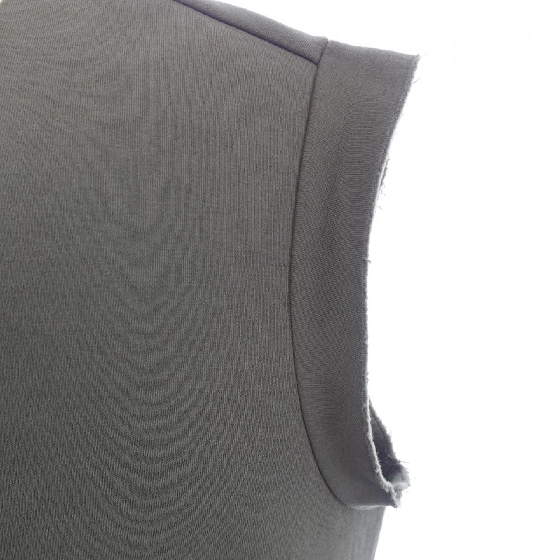 【Mã giảm giá】Áo gile MM6 646357