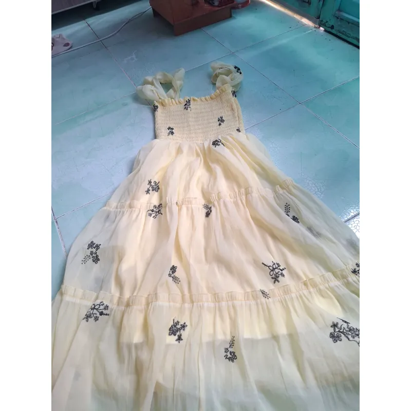 Đầm mới có cái mặc đươc một lần 777838