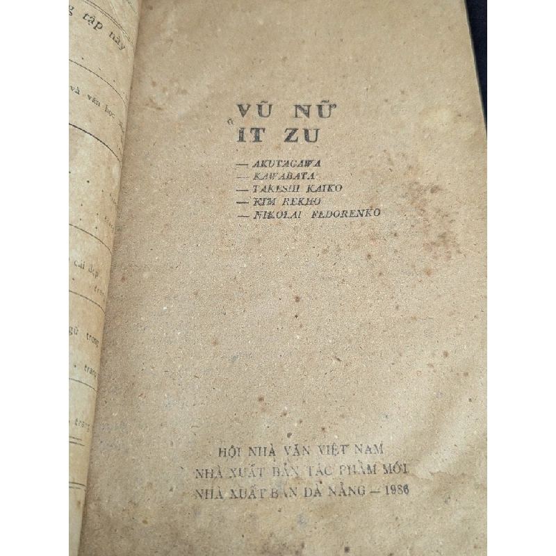 Vũ nữ it zu - nhiều tác giả 590980