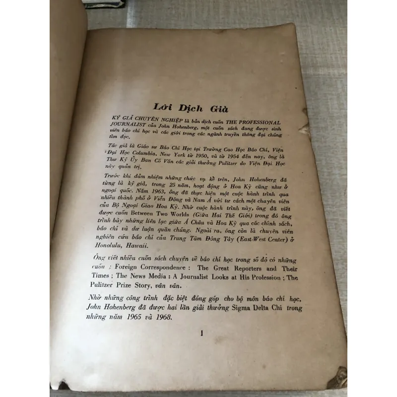 Ký Giả Chuyên Nghiệp  972147