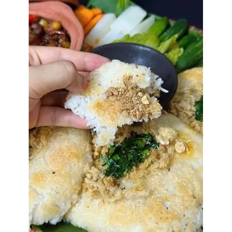 NỒI CƠM ĐIỆN LÒNG GỐM UNIE URC815 – 1,5L 792926