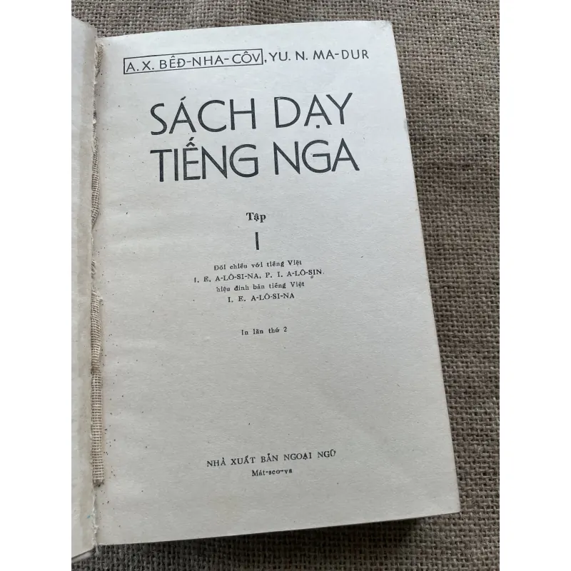 Sách dạy tiếng Nga   450 trang 791619