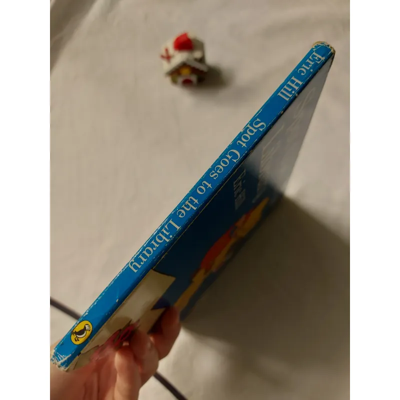SPOT GOES TO THE LIBRARY - Boardbook 764439