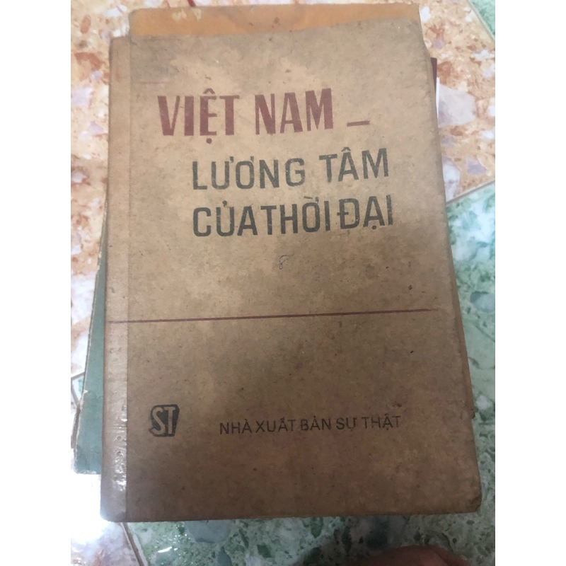 việt nam lương tâm của thời đại in năm 1985 497258
