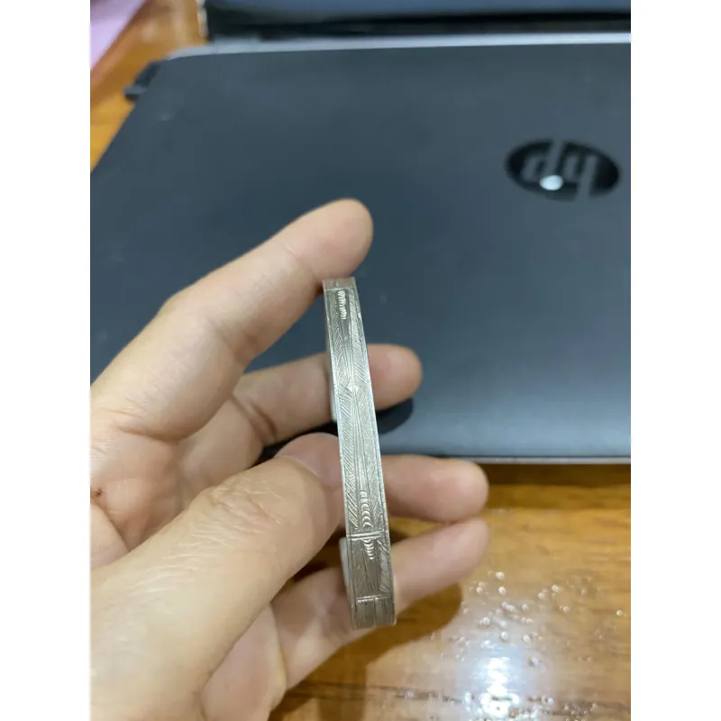 Còng bạc chữ C 1029763