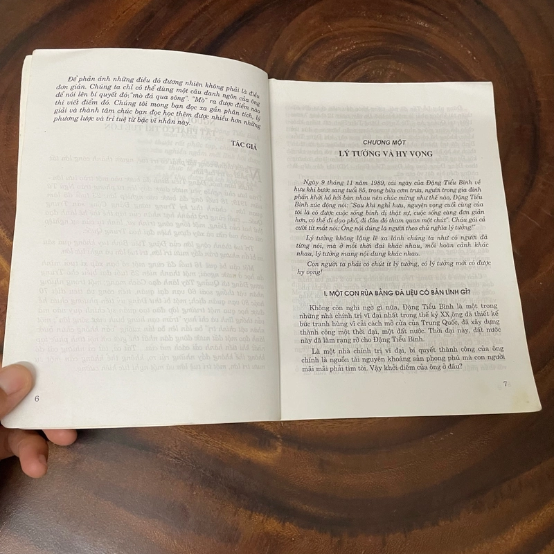 II Tựa sách: Đặng Tiểu Bình _ Một Trí Tuệ Siêu Việt - Lưu Cường Luân & Uông Đại Lý - 2003 453228