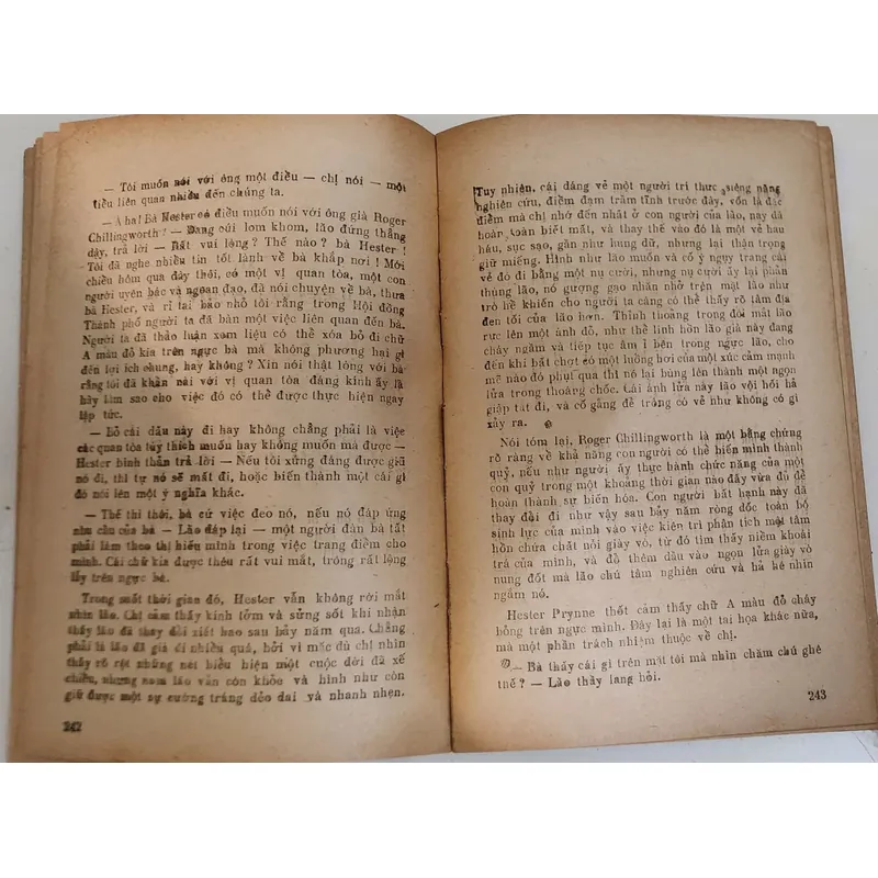 Văn học Mỹ: CHỮ A MÀU ĐỎ - Tác giả: Nathaniel Hawthorne 716297
