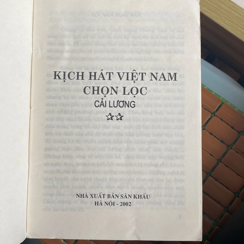 KỊCH HÁT VIỆT NAM CHỌN LỌC - CẢI LƯƠNG (XB 2002) 518856