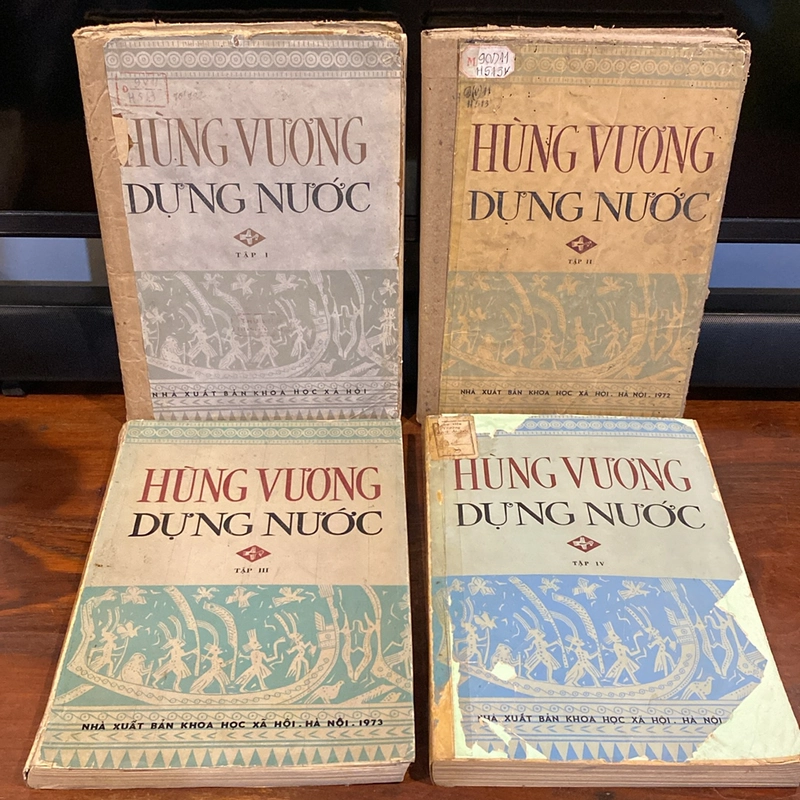 HÙNG VƯƠNG DỰNG NƯỚC, TRỌN BỘ 4 TẬP (XB 1970s) 507640
