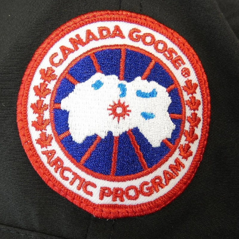 Áo khoác lông vũ CANADA GOOSE 2050W 631740