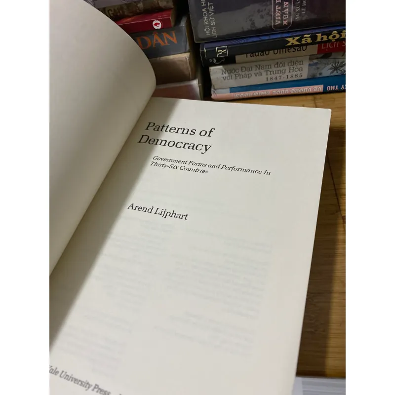 Sách cũ: Patterns of Democracy - Arend Lijphart 957829