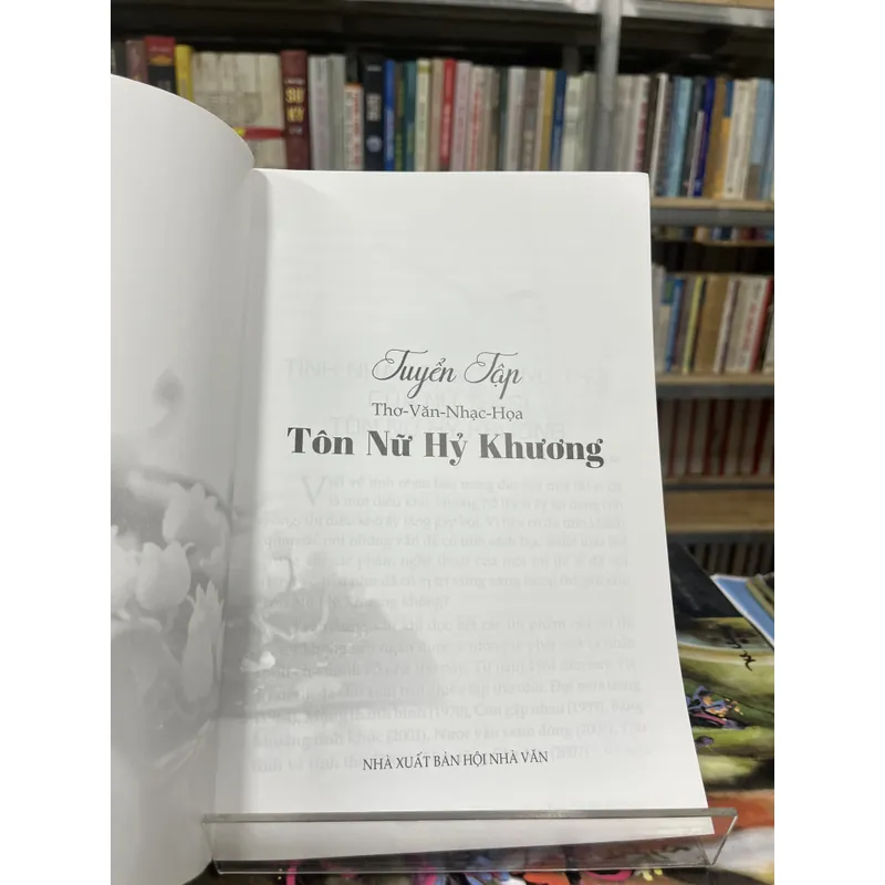 TUYỂN TẬP THƠ VĂN NHẠC HOẠ- TÔN NỮ HỶ KHƯƠNG 702777