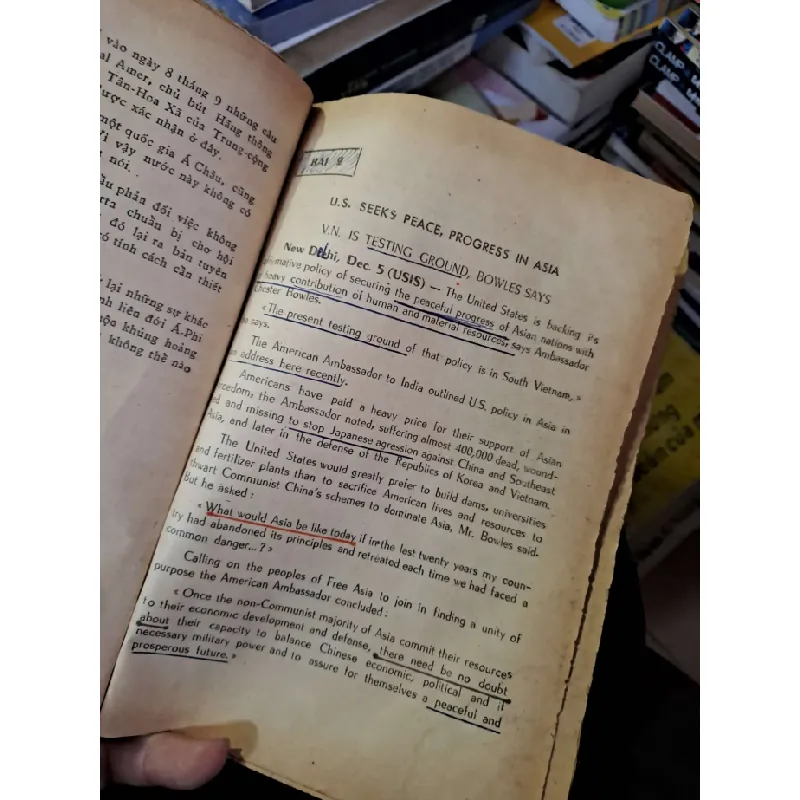 Phiên dịch báo chí Anh Mỹ - 1966 mới 70% ố rách - SÁCH XƯA - HCM0111 628933