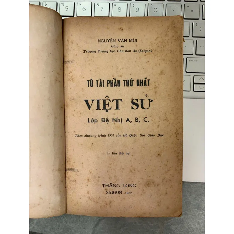 VIỆT SỬ LỚP ĐỆ NHỊ A, B, C - NGUYỄN VĂN MÙI 708224