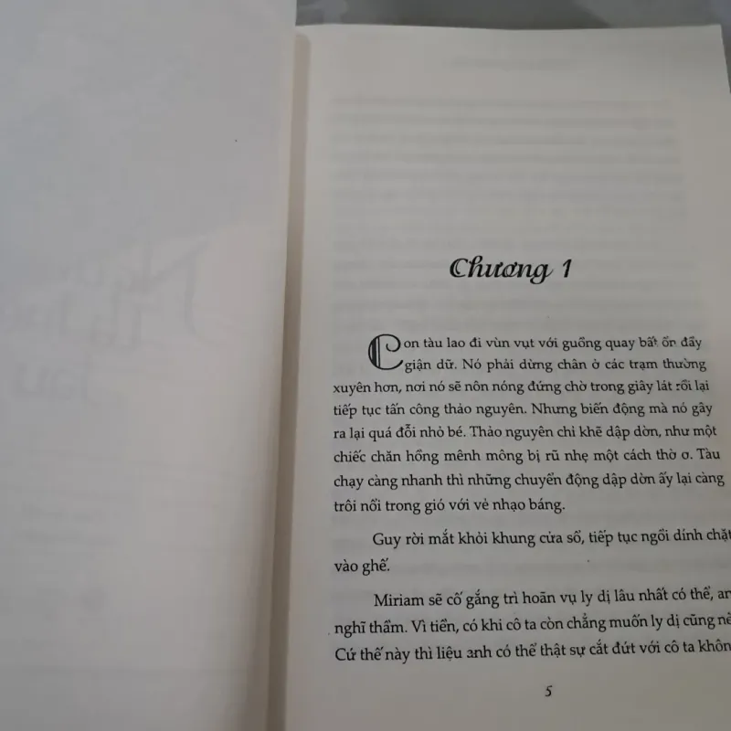 Sách Người Lạ Trên Tàu 752426