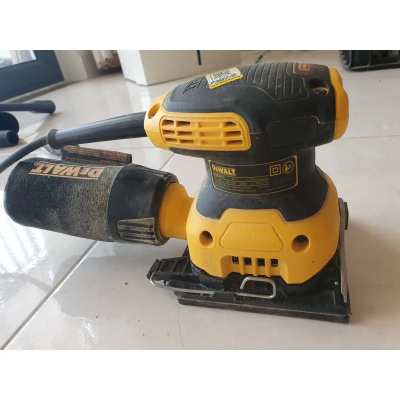 Máy chà  nhám vuông Dewalt 995248