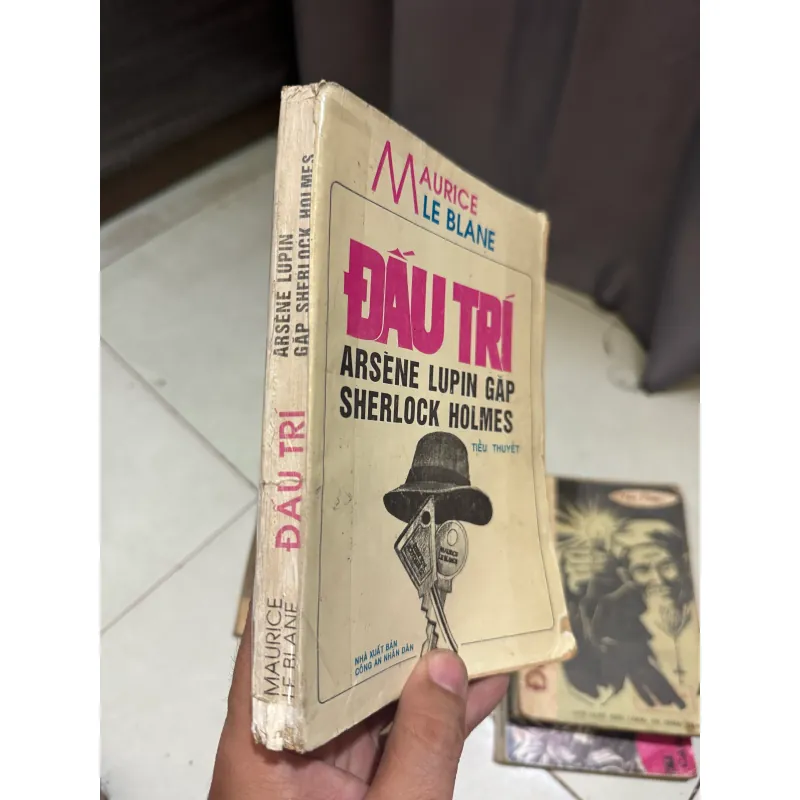 Đấu trí Lupin và Holmes  1010973