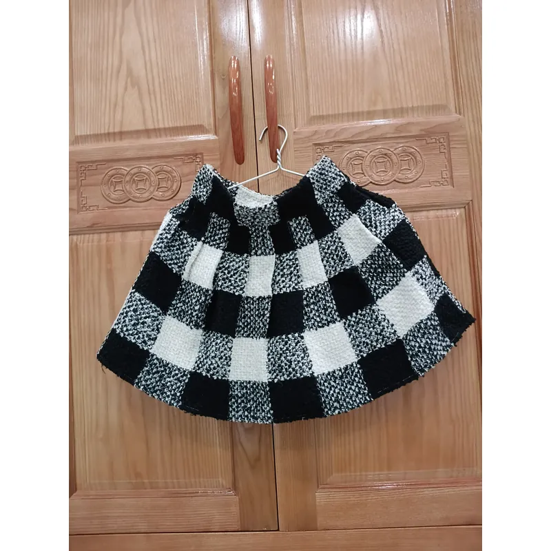Chân váy kẻ caro có quần bên trong dưới 45kg 722809