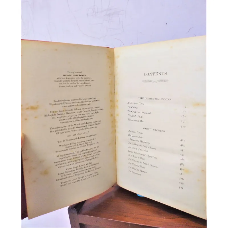 Sách ngoại văn: The Selected Illustrated Works of Charles Dickens 972743