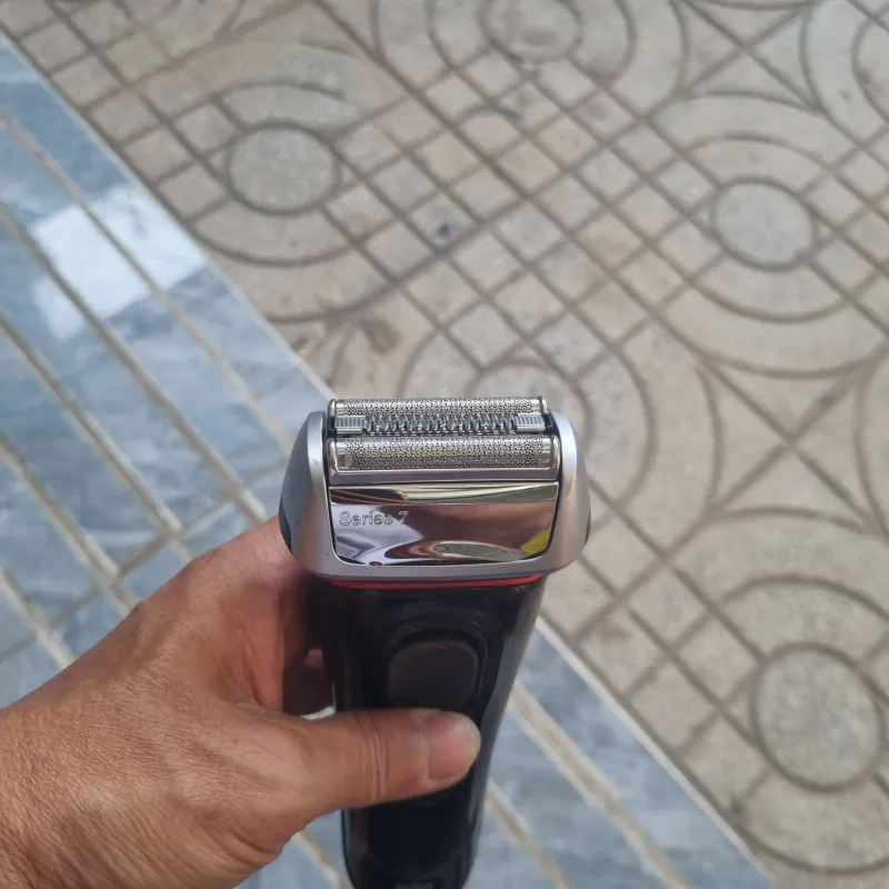 Máy cạo râu Braun sirees S8 791136