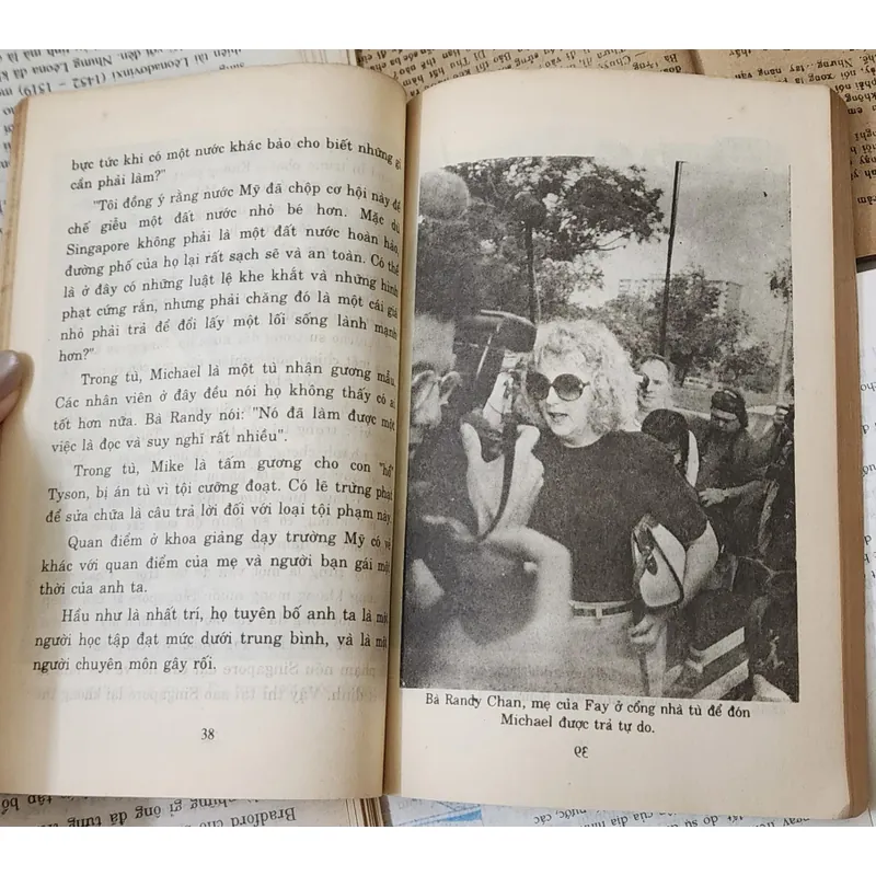 Vụ một công nhân Mỹ bị cảnh sát Singapore đánh đòn 712475