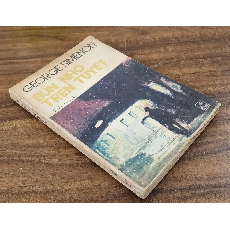 Tiểu thuyết của nhà văn Georges Simenon:
BÙN NHƠ TRÊN TUYẾT
 715389