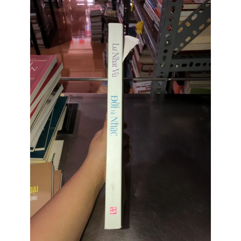 Đời và Nhạc của tác giả Lư Nhất Vũ 977547