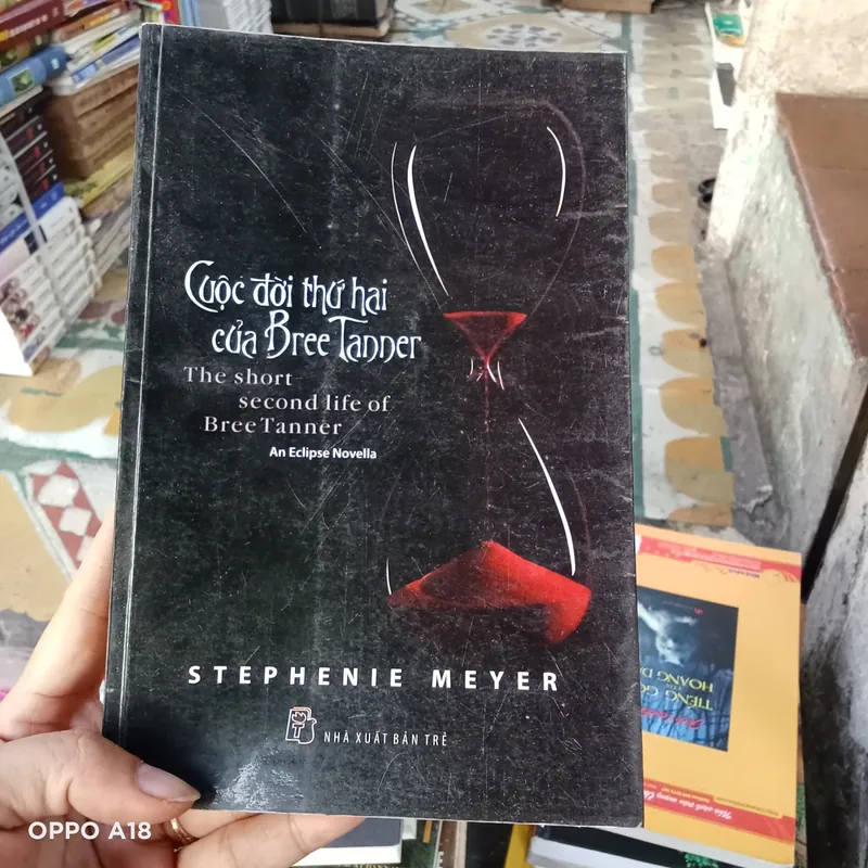 Cuộc Đời Thứ Hai Của Bree Tanner- Stephanie Meyer 574058