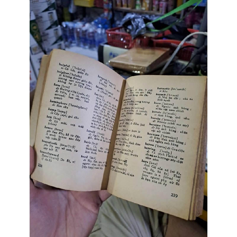 Từ điển Anh - Việt 1990 mới 80% ố HCM0109 HỌC NGOẠI NGỮ 547335