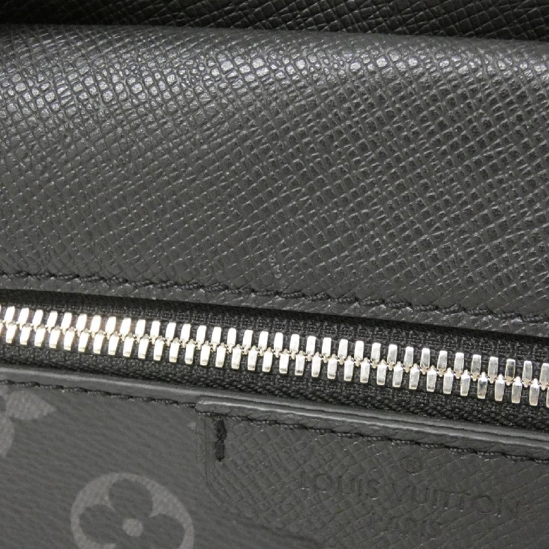 Túi đeo chéo Louis Vuitton Taiga Lama Outdoor Messenger PM M30233 - Hàng hiệu Chính hãng 767703