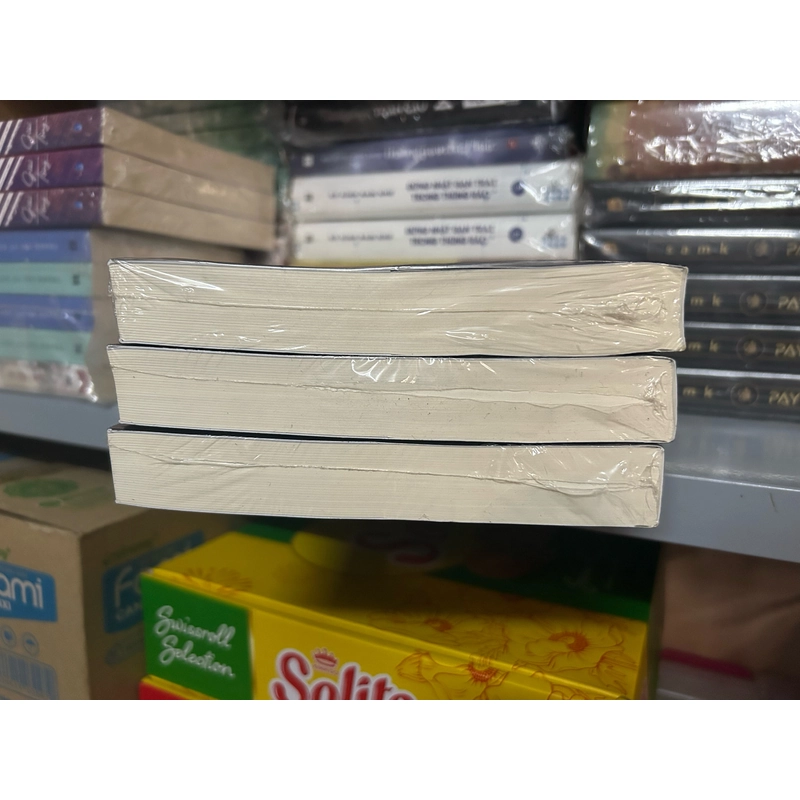[Ngôn Tình] Sách - Chó Hoang Và Xương (Bản thường) 466278
