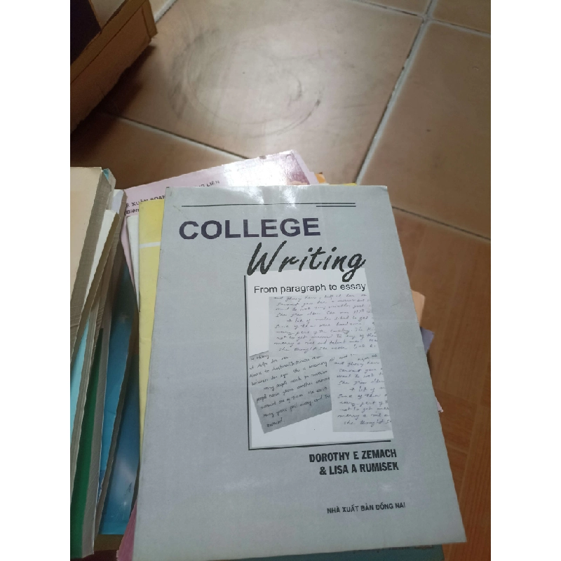 College writing - Zemach 2009 (Sách tự học tiếng Anh) VAVO1304-AK3ST3 1012389