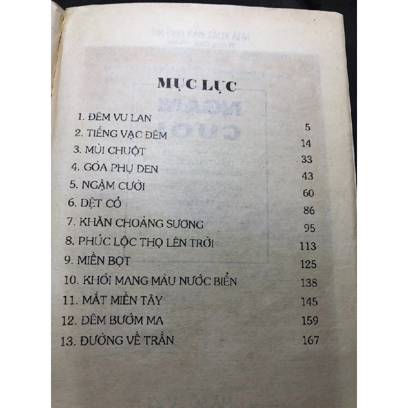 Ngậm cười mới 60% ố bẩn tróc rách gáy có dấu mộc và viết nhẹ trang đầu 1998 Võ Thị Hảo HPB0906 SÁCH VĂN HỌC 164331