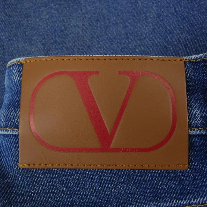 Quần short VALENTINO WB3DD12J7C6 - Hàng hiệu Chính hãng 810479