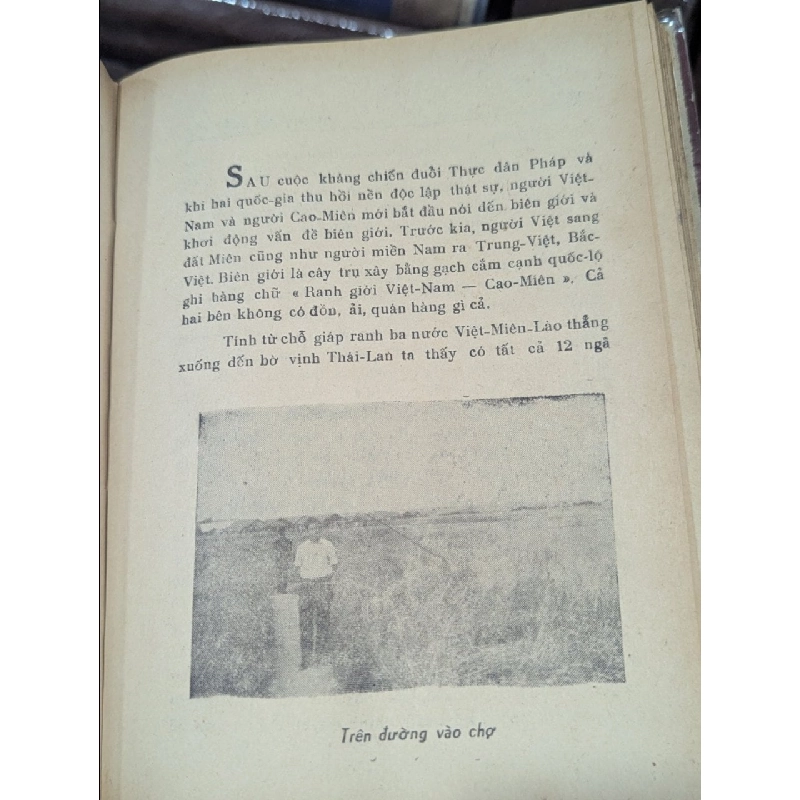 Chợ Trời Biên Giới Việt Nam Cao Miên - Lê Hương ( Giải Nhất Phóng Sự 1969 ) 129861