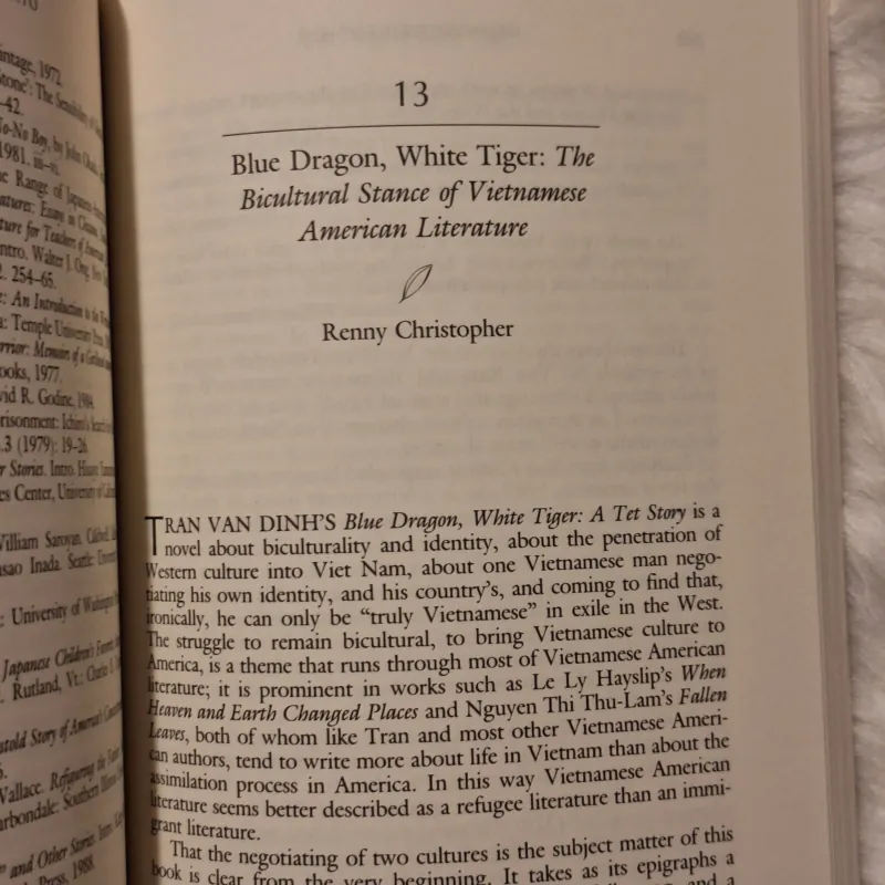 Reading the Literatures of Asian America 782812